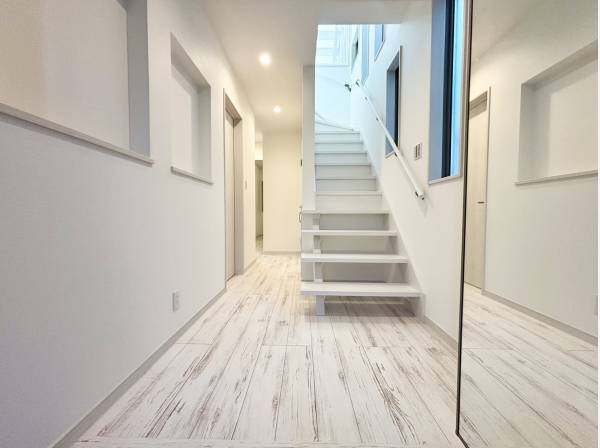 玄関周辺も拘っているのが伺えます