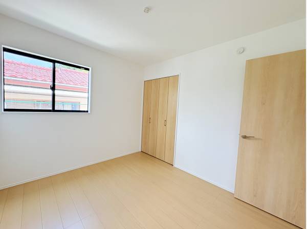 洋室が4部屋あるのでご家族も喜んでいただけると思います。