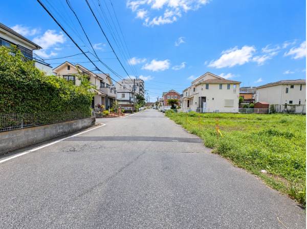 前面道路は7ｍ！コンビニもスーパーも周辺環境充実してます！