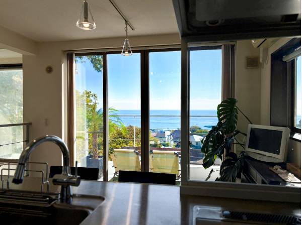 お部屋のどこからでもオーシャンビュー、まさに至福の時