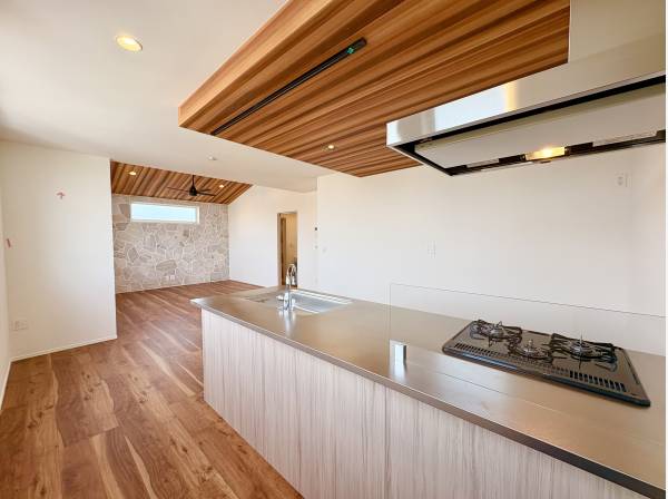 一番天井が高いところで、なんと約3.4ｍもございます！