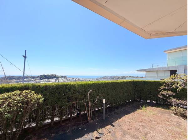 美しい眺めを望むお庭やウッドデッキなんていかがでしょう