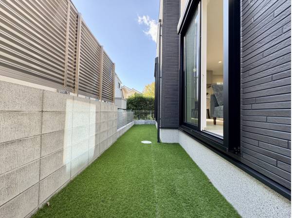 お手入れしやすいお庭スペース