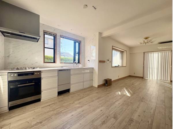 広々で使いやすいキッチンスペース！