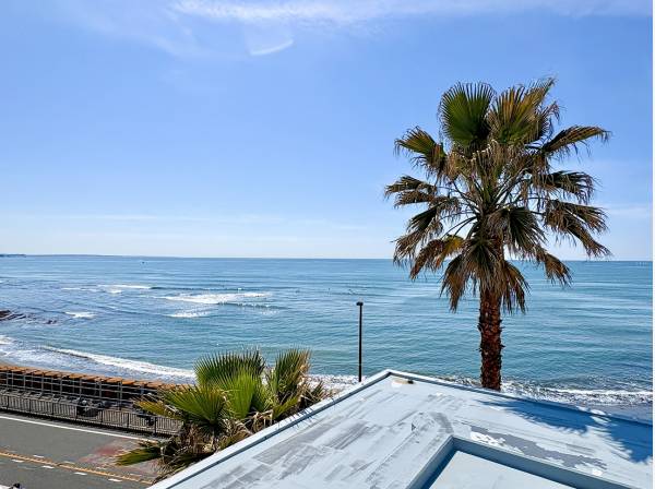 まさに特等席！どこまでも広がる水平線が海と空をひとつに…