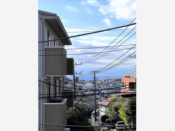 2階バルコニーからは海を遠望します