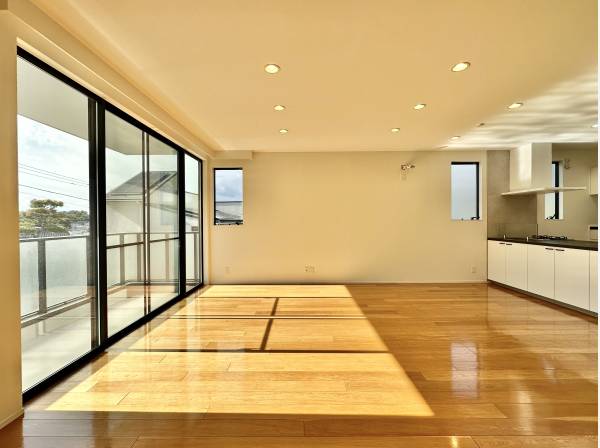 約24.5帖のLDKは開放感たっぷり寛ぎの大空間。