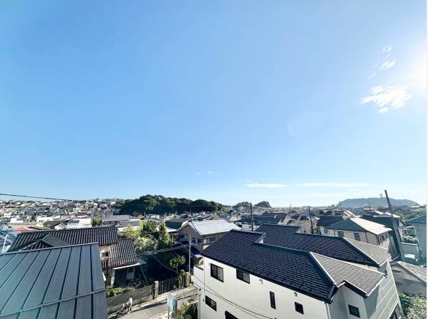 湘南の街並みと広大な空を見渡せる最高のロケーション！