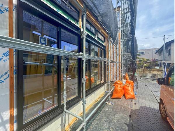 1階LDKですが南側に前庭があり陽の光が入り易そうです。