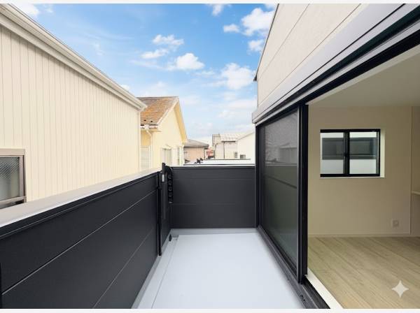 日当たりの良いバルコニー