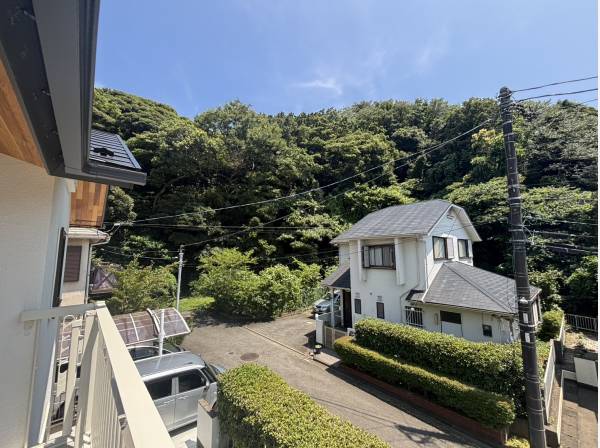 バルコニーからは自然をたっぷり享受できます