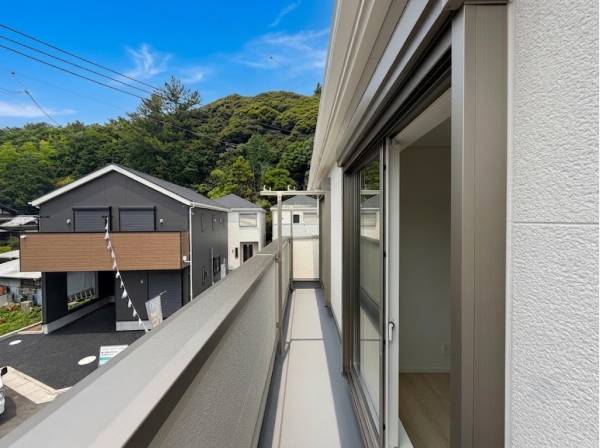 日当たりの良いバルコニー