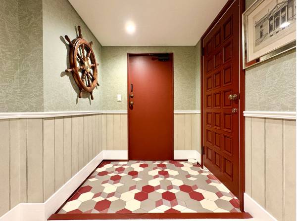 玄関もゆとりがあります
ロンドンの街の地図が壁紙になっています