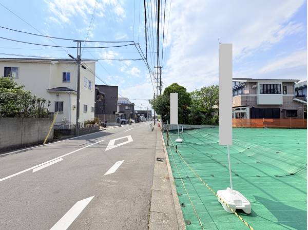 南西側約7.3ｍ幅員の公道に面します