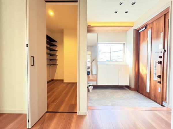 室内は新規リフォーム済み