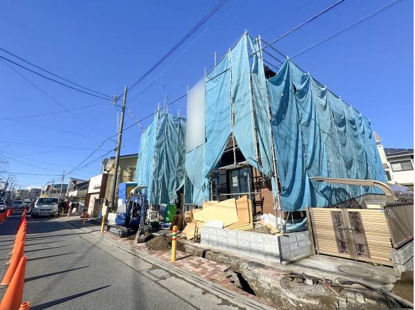 桜通り沿いに佇むお住まい 雨の日も嬉しいバス停まで徒歩1分