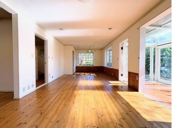 ゆとりのリビングダイニングスペース