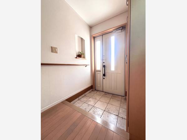 収納豊富なエントランス