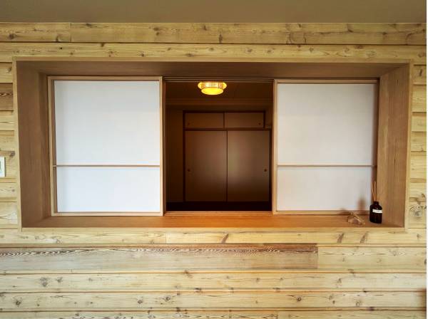 LDKから障子の先に和室が御座います。