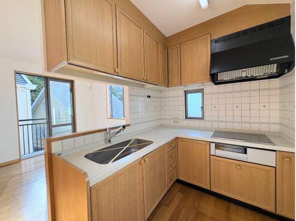 L字型システムキッチン