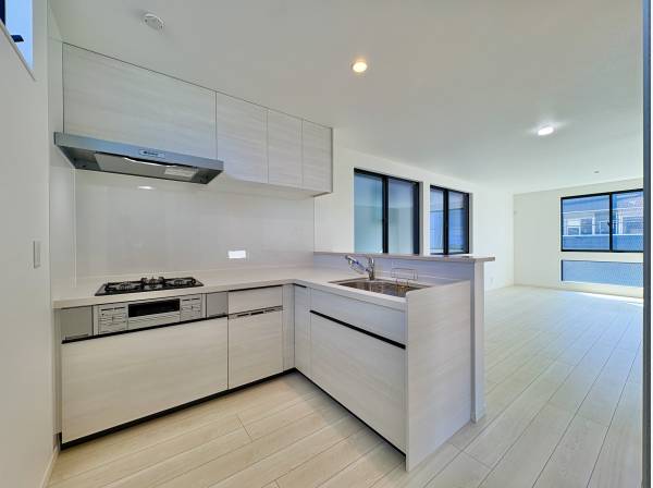 対面キッチンはリビングを見渡すことができます