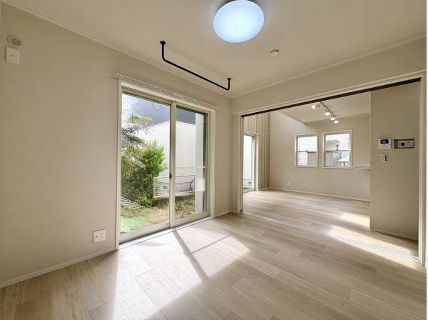 南向きで陽当たり良好です。