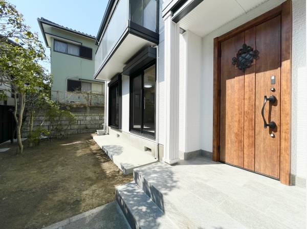 内装だけでなく外装もリノベーション施工済み！