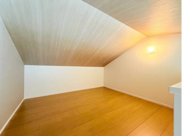 ロフトスペース、収納場所としても活躍しそうですね