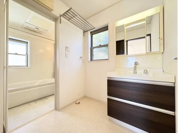 パウダールーム　バスルーム