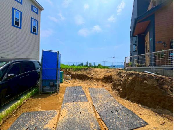現地写真、高台に位置したこちらの敷地