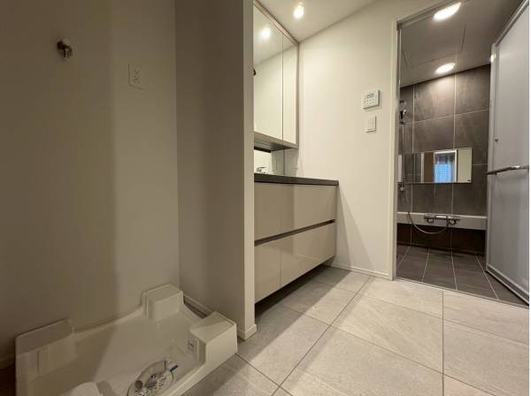 洗練されたパウダールーム