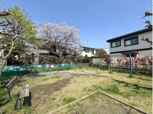 松が丘第三公園まで徒歩8分（約600m）