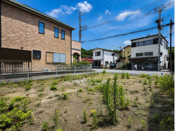 逗子駅徒歩7分。毎日の暮らしも将来の可能性も広がるロケーションです。