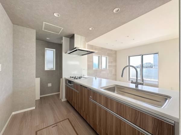 パントリー付きのキッチンスペース