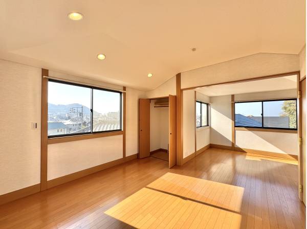 光が回るゆとりの間取り。3階洋室です。