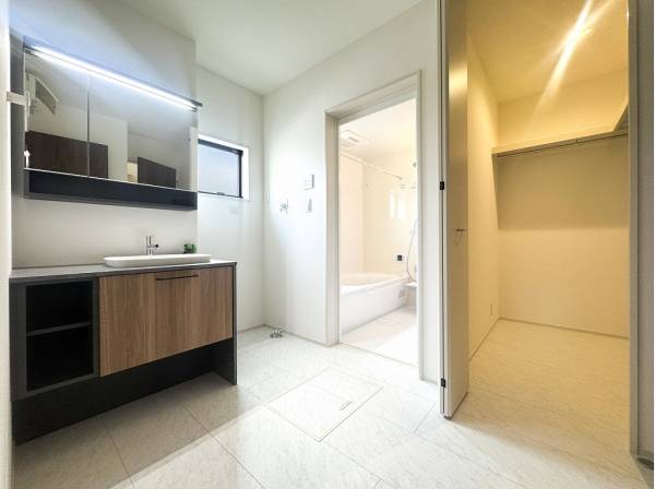 洗濯から収納までを流れるようにこなせる便利な間取り