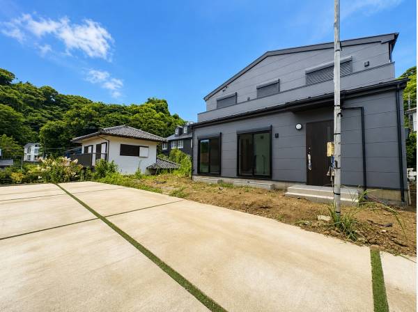 敷地は約300㎡！カースペースもゆとりがあります！