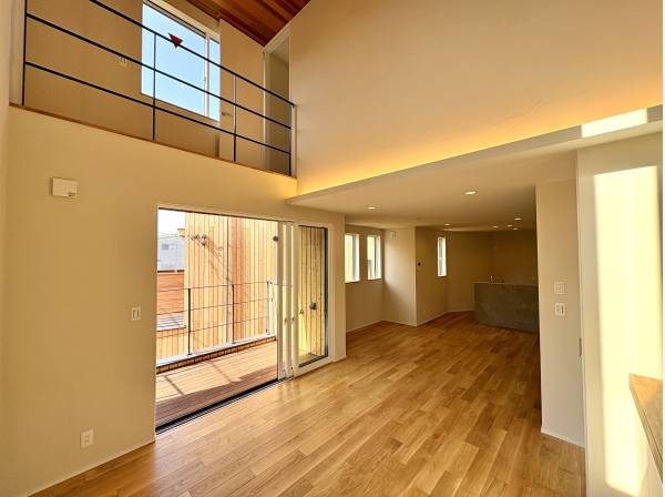 美しい空間美、壁はエコウォールの塗り壁