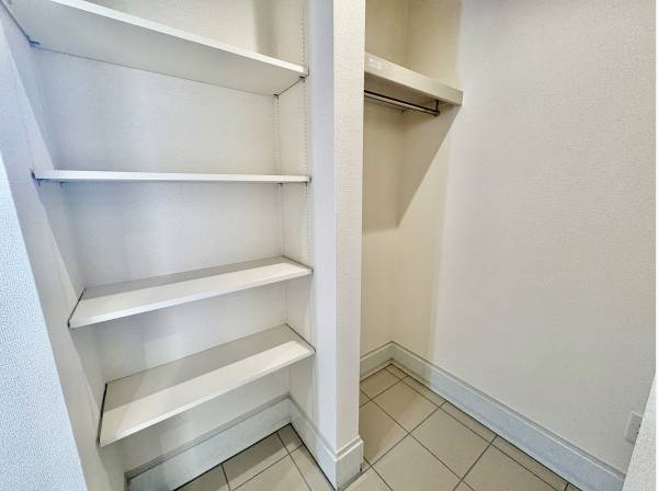 玄関の収納力もタップリ