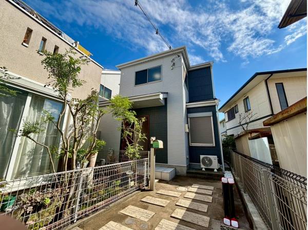 リフォームを経て美しく整えられた外観