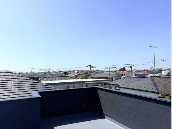 この開放感！プライベートな時間を満喫できる屋上バルコニー