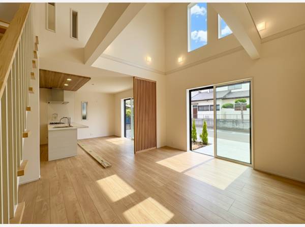 床暖房付きのLDKスペースは広々20帖ございます