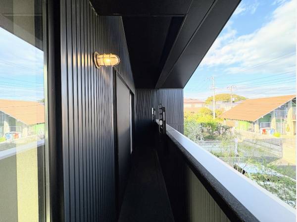 西鎌倉の景色を眺めるバルコニー