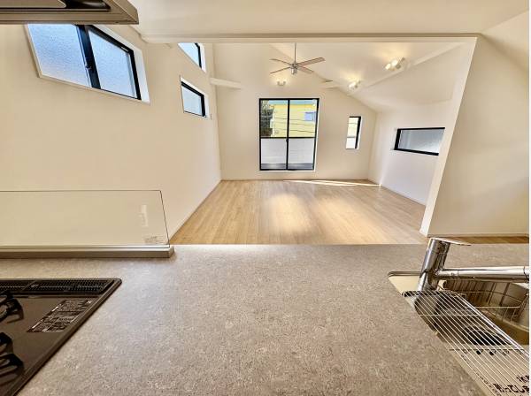 キッチンからの眺めも素敵ですね。