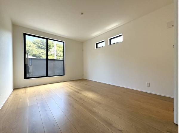 洋室は全４部屋ございます。