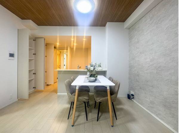 キッチン周りに便利な収納スペースが充実