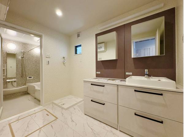 ダブル洗面の水回り！