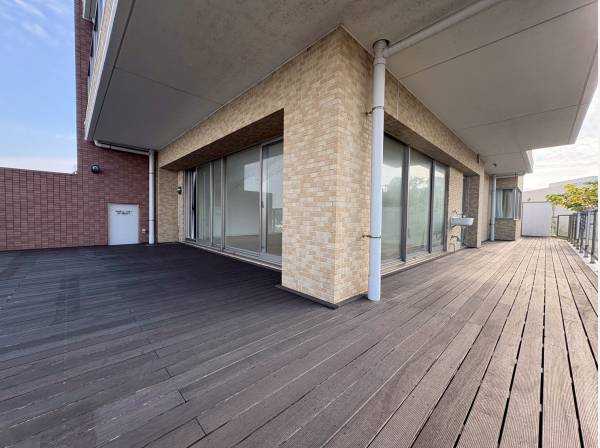 ６４m2超もの広いテラスバルコニー