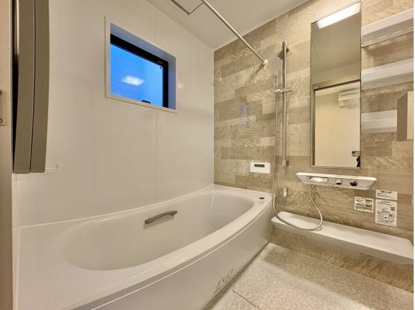 ゆっくりくつろげるお風呂です。