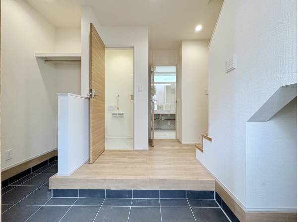 収納。水回りが整った玄関